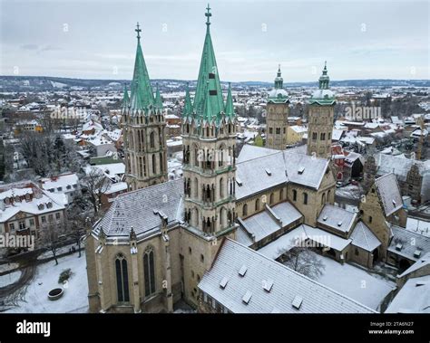  Il Frontale di Naumburg: Una Visione Tra Luce e Ombra!